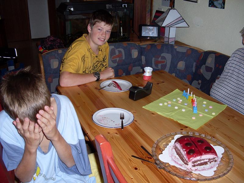 Brians 12. Geburtstag 024.jpg - Still tastes good